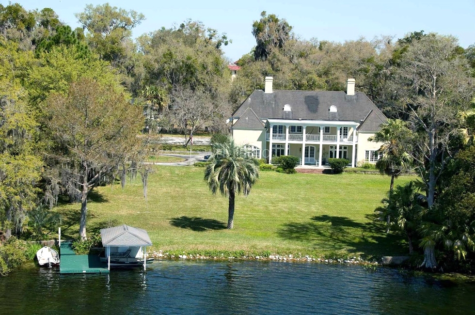 Lakeside Photos by Mike McDonnell Photography Red Dog Helicopters 